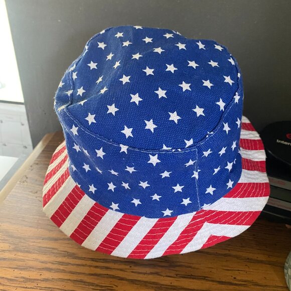 Red White Blue, American Flag Bucket Hat with USA Stars and Stripes motif - Picture 2 of 9